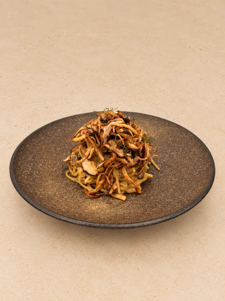 ワラビバター、チャムソンイ茸のパスタ